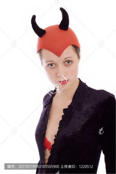 在西裝里的女孩
