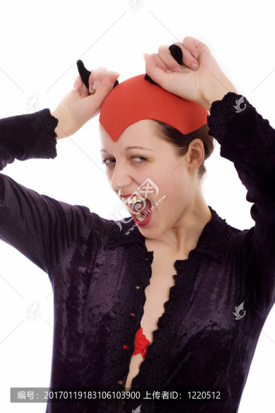在西裝里的女孩