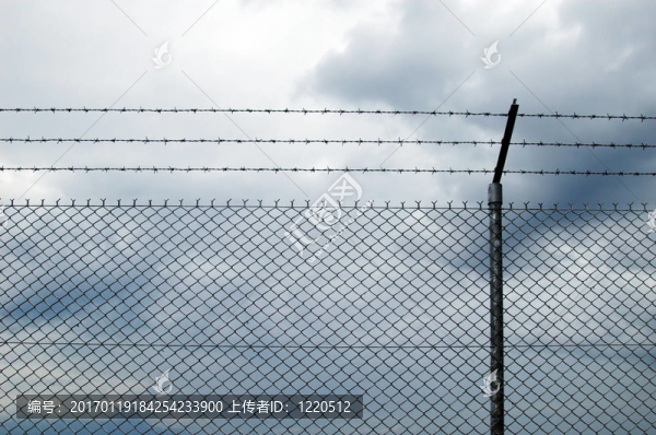 旋風(fēng)的鐵絲網(wǎng)-匯圖網(wǎng) www.fosd68.com 旋風(fēng)的鐵絲網(wǎng)