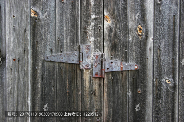 谷倉的鉸鏈
