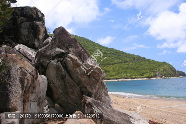 礁石海灘