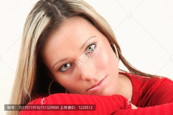 年輕漂亮的女人