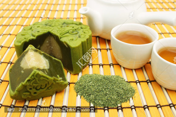 綠茶月餅的茶杯和Teapot