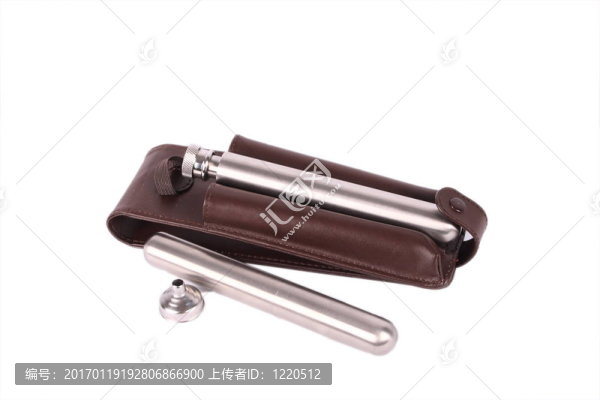 案例威士忌瓶和糖