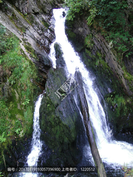 威爾士的瀑布-匯圖網(wǎng) www.fosd68.com 威爾士的瀑布