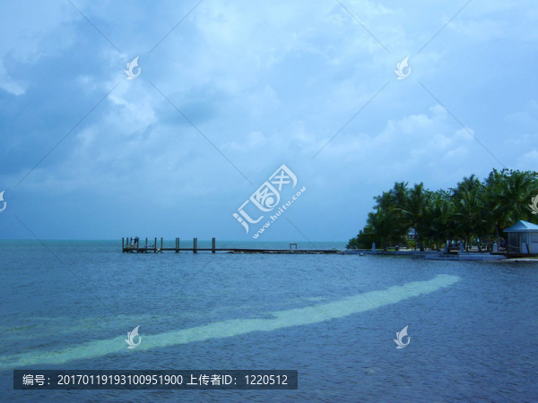 鑰匙在海岸線