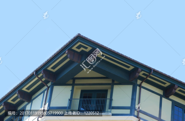 帶陽臺的建筑墻角