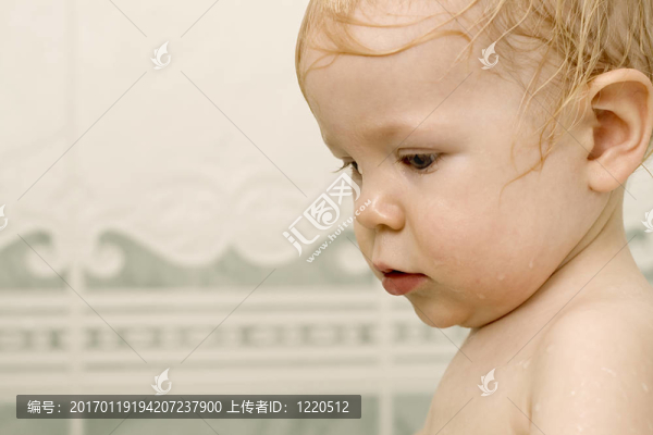 給寶寶洗澡