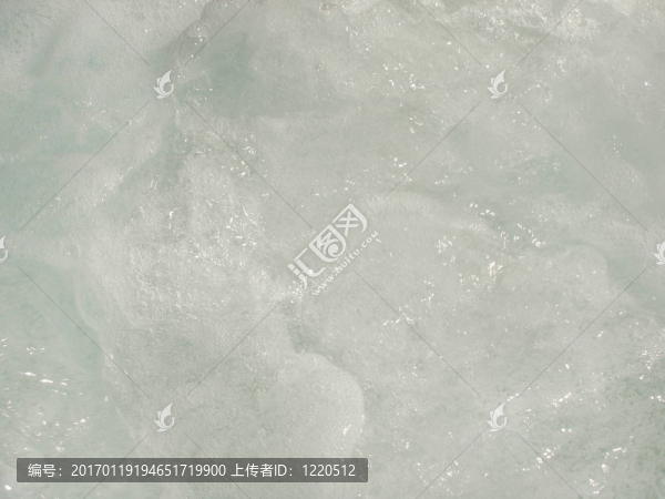 按摩浴缸的泡沫