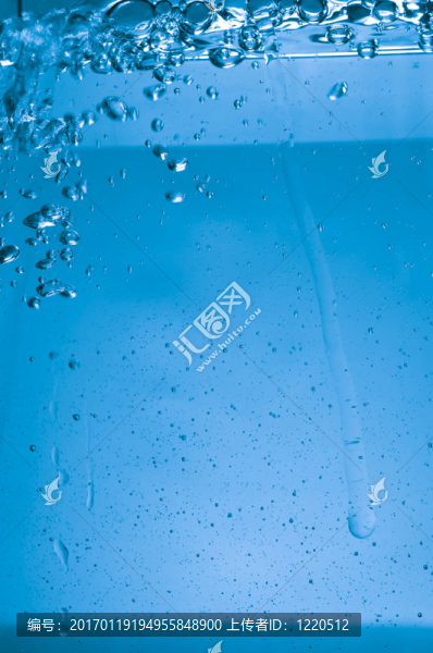 藍(lán)色的水