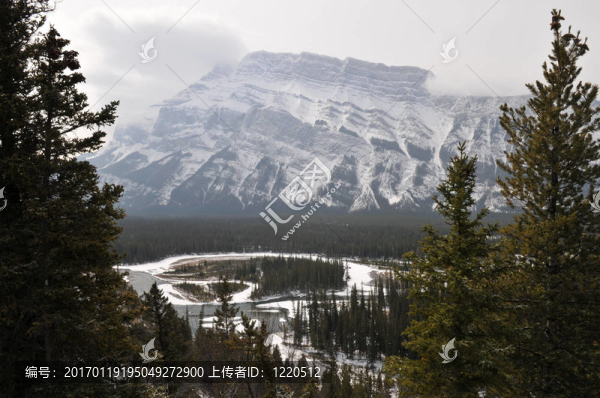 冰雪覆蓋的山脈