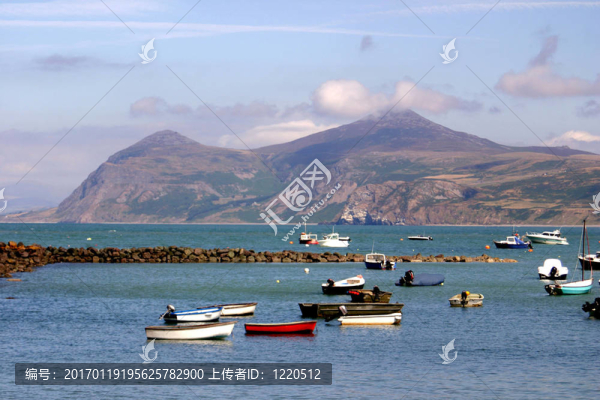 在門廊dinll鋏n港口；北威爾士。