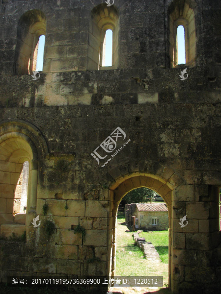 毀了修道院；Boschaud；