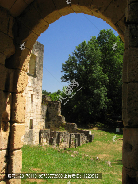 毀了修道院；Boschaud；