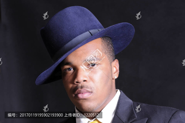 年輕的African,American男子