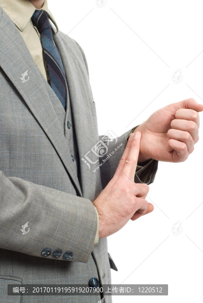 商人檢查他的脈搏