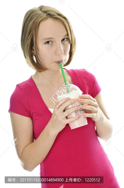 十幾歲的女孩和奶昔