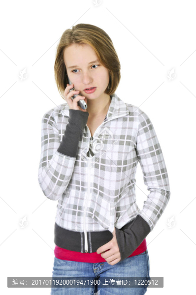 十幾歲的女孩在電話里交談