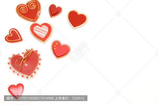 由紅心制成的框架