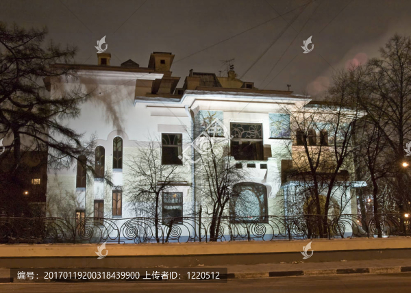 莫斯科現(xiàn)代風格建筑。夜景。