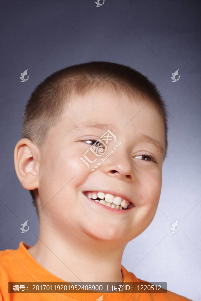 露齒的微笑