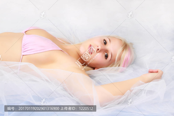 金發(fā)女孩