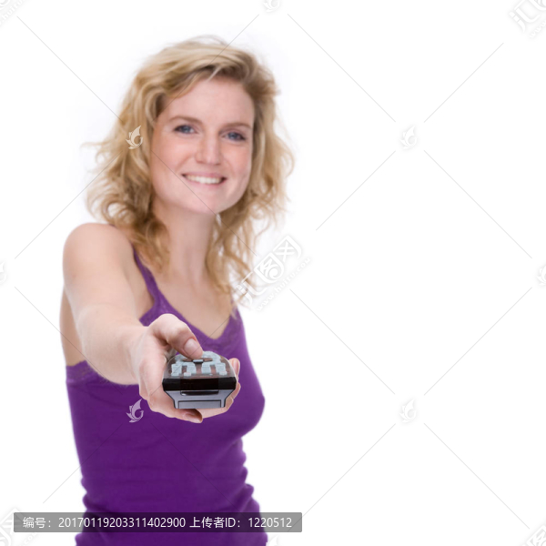 帶遙控器的女人