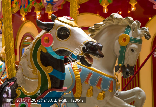 旋轉(zhuǎn)木馬