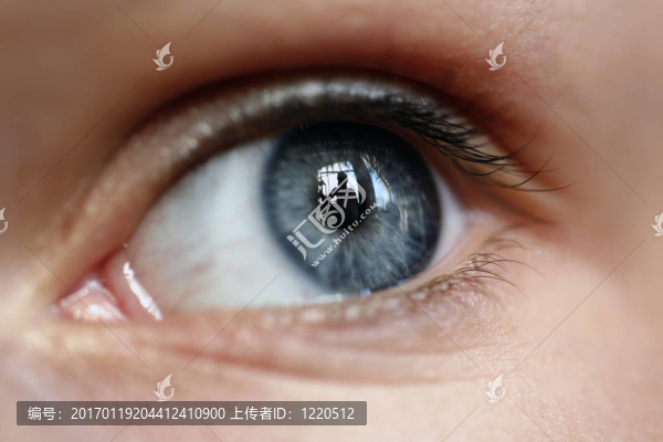 女性的眼睛