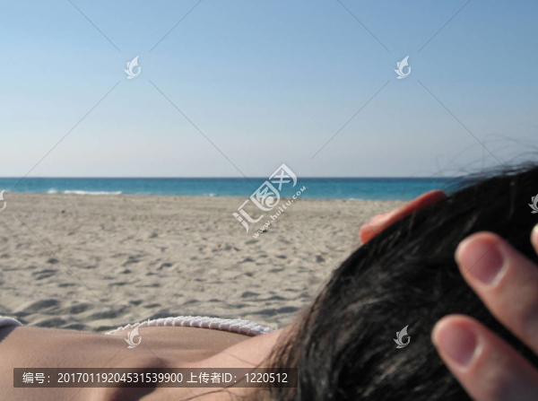 海灘上的女孩