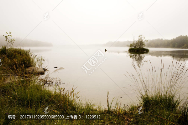 霧湖心島