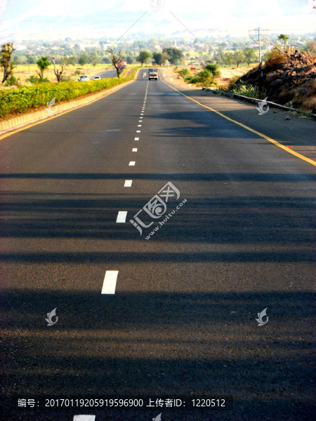 空蕩蕩的公路
