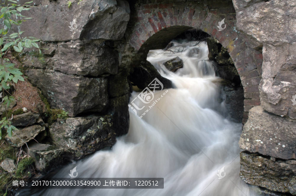 Snow,Falls；西巴黎；我