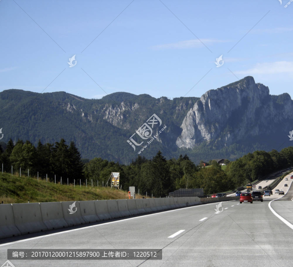 道路上的汽車