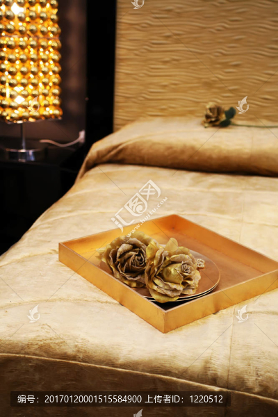 金色的床飾-匯圖網(wǎng) www.fosd68.com 金色的床飾