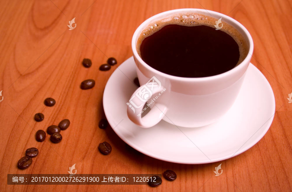 一杯咖啡和咖啡
