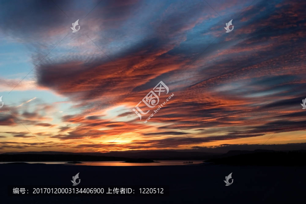 冬天的峽灣日落
