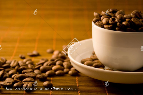 杯子里的咖啡豆