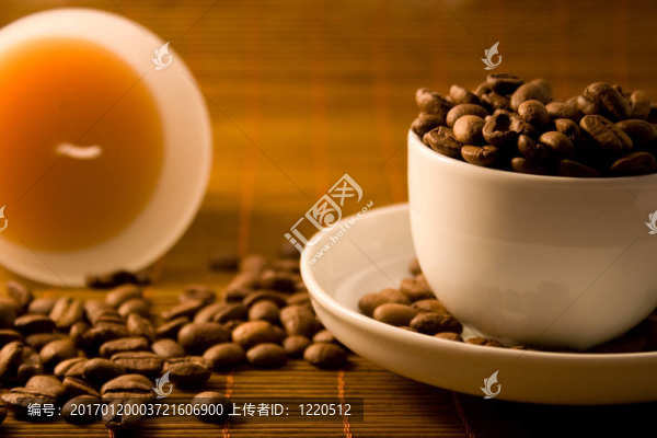 杯子里的咖啡豆