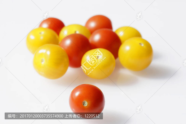黃色和紅色的西紅柿