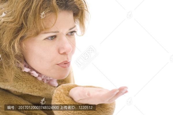 白色親密的女人