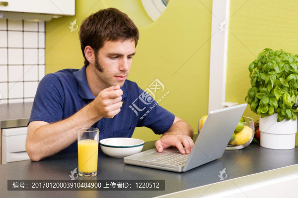 計(jì)算機(jī)作業(yè)-匯圖網(wǎng) www.fosd68.com 計(jì)算機(jī)作業(yè)