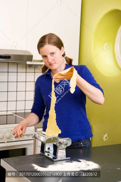 制作面食-匯圖網(wǎng) www.fosd68.com 制作面食