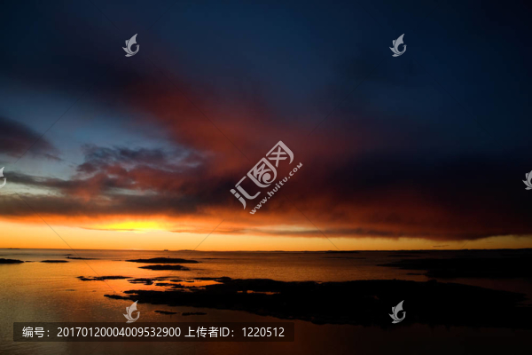 Ocean戲劇性的日落