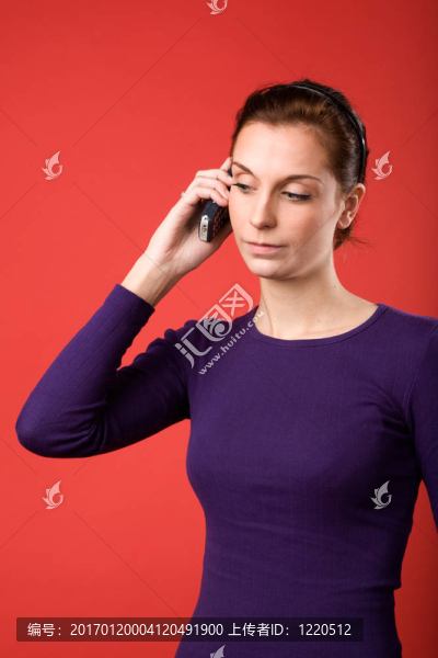 手機的女人
