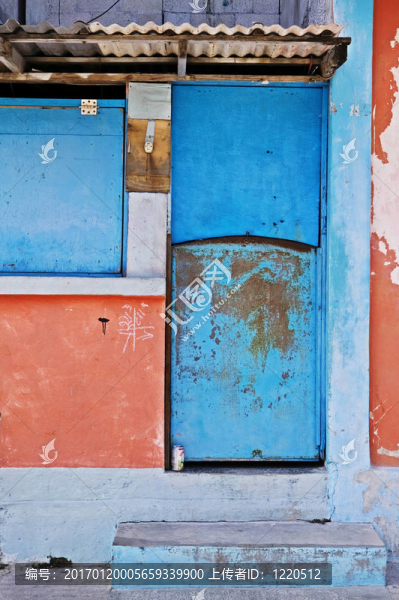 剝藍(lán)門和臺階