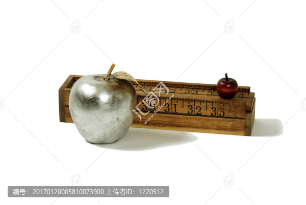 銀蘋果和鉛筆盒