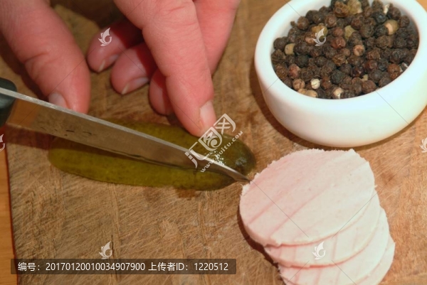 自制燙傷香腸沙拉
