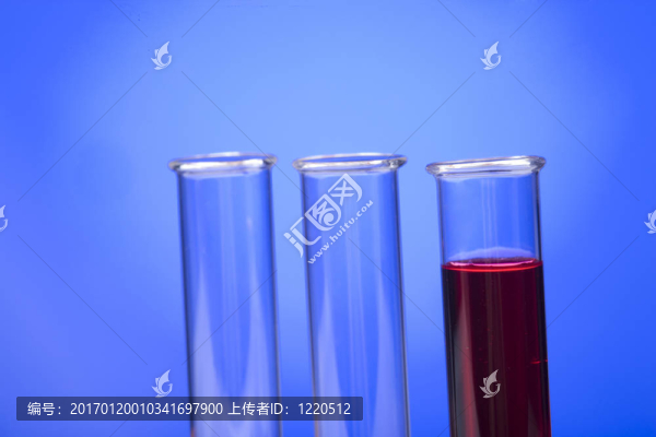 在化學(xué)實(shí)驗(yàn)室的燒瓶