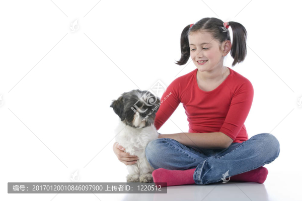 一個女孩和她的狗